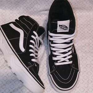 Vans Classic Black and White Wafflecup High-Tops Mens 5.5 Women's 7